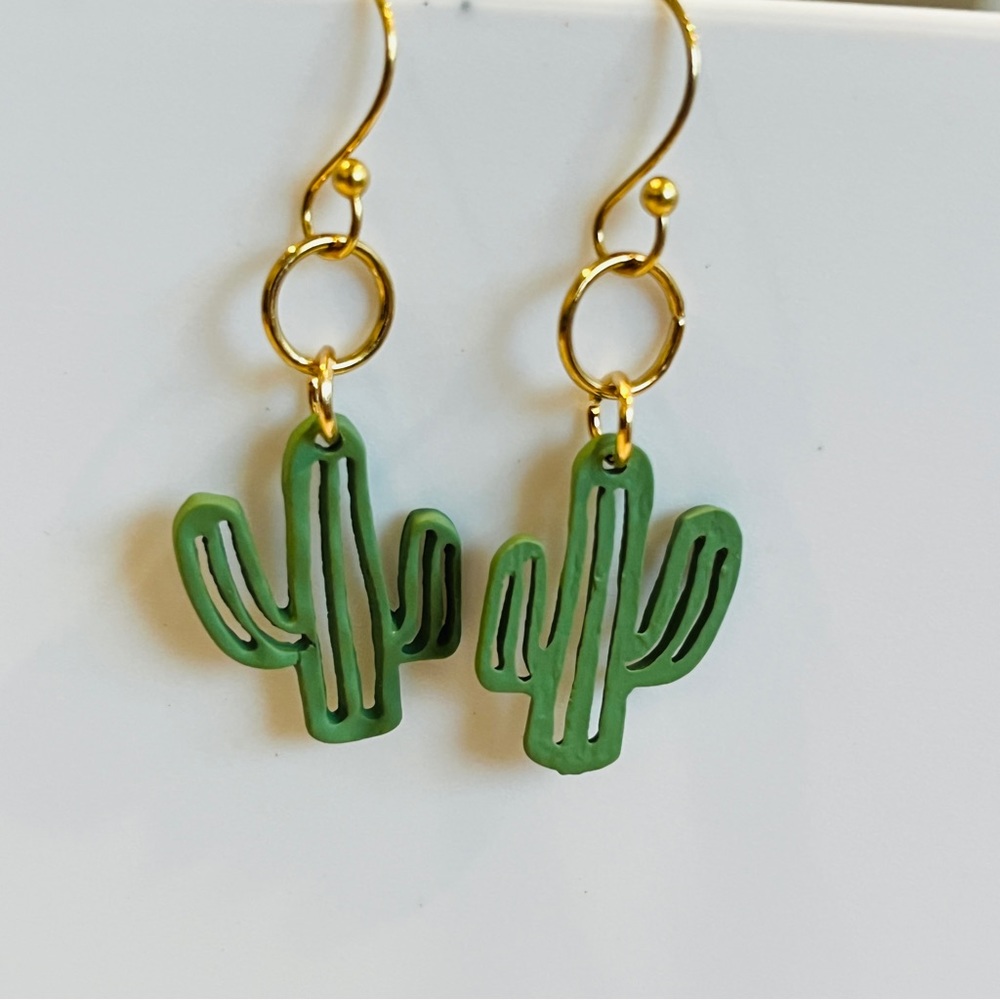 Cactus earrings  in‎ 14k plated gold NWT